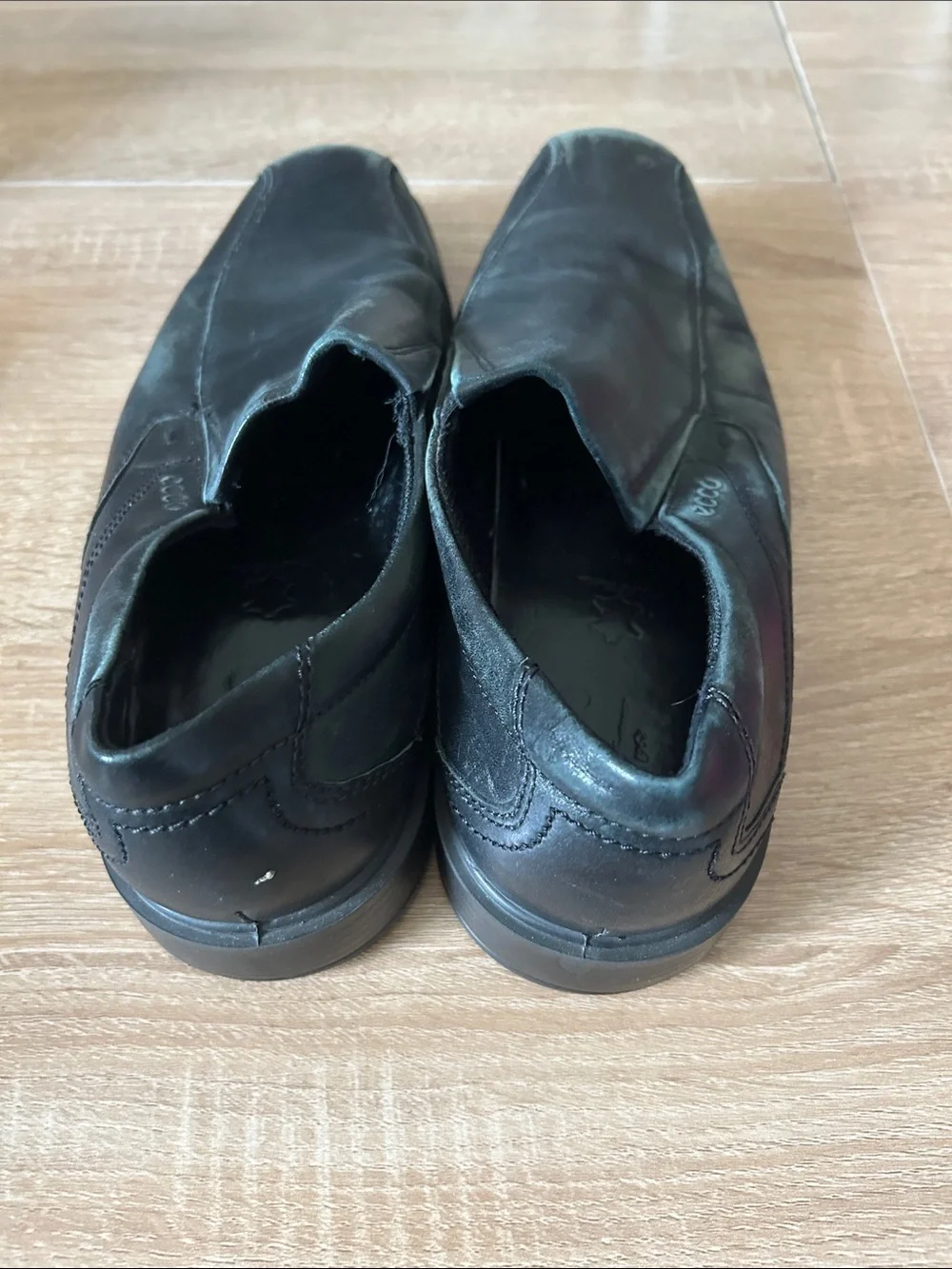 Ecco Black Men’s Leather Slip-On Loafers